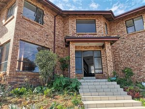 5 Bed House in Bluff