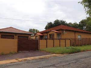 4 Bed House in Roodepoort North