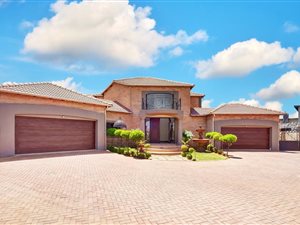 5 Bed House in Helderwyk Estate