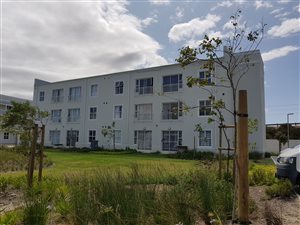 2 Bed Flat in Nuutgevonden