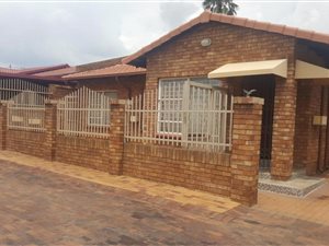 2 Bed Townhouse in Dal Fouche