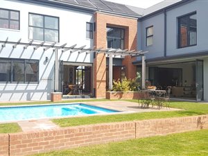 5 Bed House in Southdowns Estate