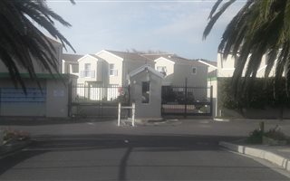 2 Bedroom Duplex in Lakeside