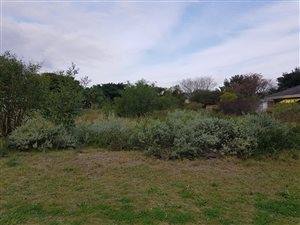 1301 m² Land available in The Island