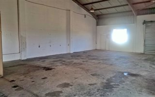 150 m² Commercial space in Uvongo