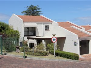 3 Bed Apartment in Monte Sereno