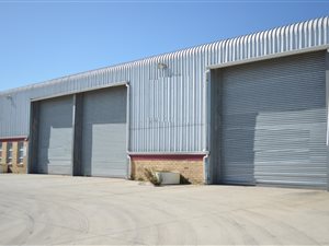 1230 m² Industrial space in George Industria