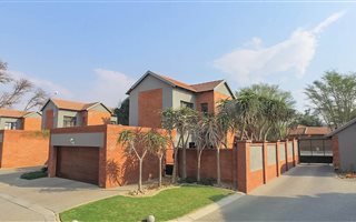 2 Bedroom Townhouse in Equestria