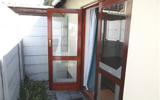 Bachelor apartment in Pinelands