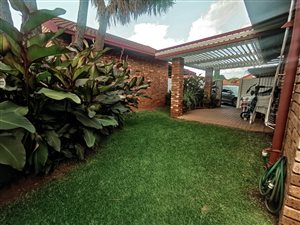3 Bed Townhouse in Elarduspark