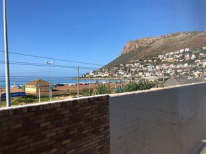2 Bed Apartment in Fish Hoek