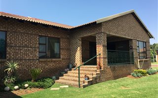 3 Bedroom House in Roberts Estate