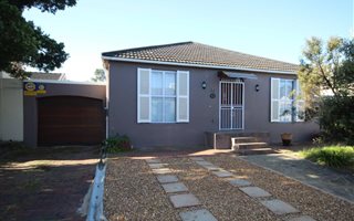 4 Bedroom House in Diep River