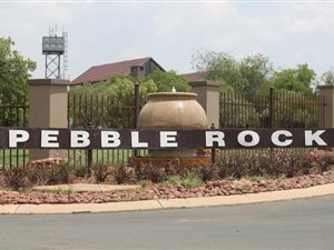 978 m² Land available in Pebble Rock