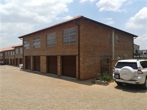 4 Bed House in Hazeldean (Silverlakes Surroundings)