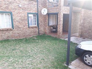 2 Bed Townhouse in Rietvalleirand