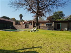 5 Bed House in Fontainebleau