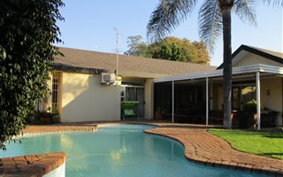 5 Bedroom House in Sterpark