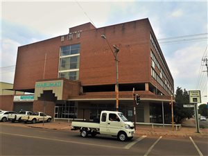 80 m² Commercial space in Rietfontein