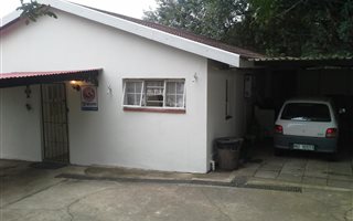 2 Bedroom Garden Cottage in West Riding