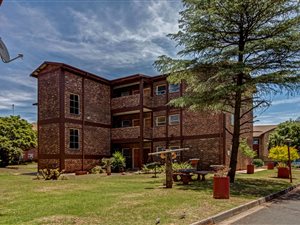 2 Bedroom Apartment in Vereeniging Central