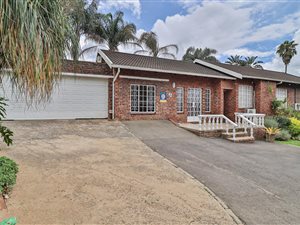 House in Lincoln Meade