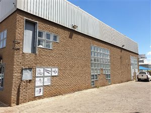 688 m² Industrial space in Wadeville