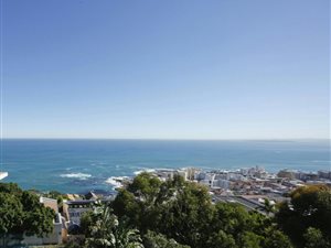 619 m² Land available in Bantry Bay