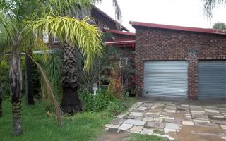 3 Bedroom House in Schuinshoogte