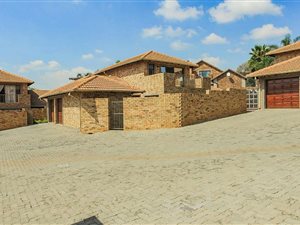 3 Bed Townhouse in Meyersdal
