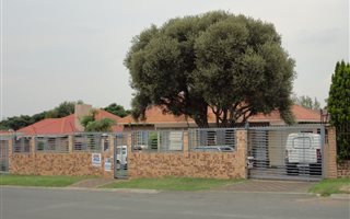 4 Bedroom House in Robertsham