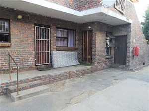 2 Bed Apartment in Klein Begin