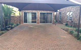 Bachelor apartment in Ninapark