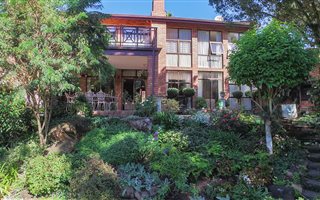 4 Bedroom Townhouse in Oak Park