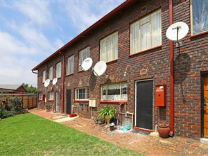 2 Bed Townhouse in Witpoortjie