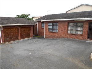 3 Bed House in Nagina