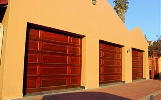 3 Bedroom House in Aston Manor