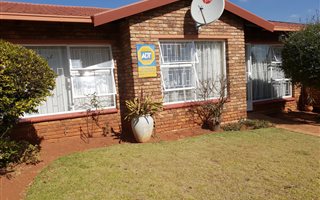 2 Bedroom Townhouse in Wilro Park
