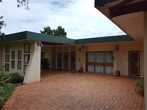 4 Bed House in Panorama