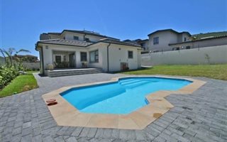 4 Bedroom House in Plattekloof