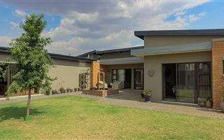 3 Bedroom House in Midstream Ridge Estate