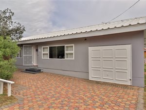 4 Bed House in Hartenbos