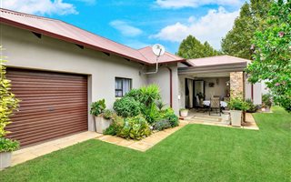 3 Bedroom Simplex in Cedar Creek