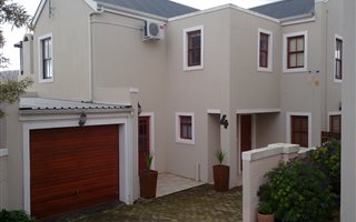 3 Bedroom Townhouse in Stellenbosch Central