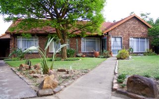 3 Bedroom House in Gholfsig