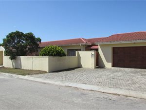 6 Bed House in Kwamagxaki