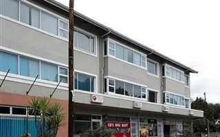 1651 m² Retail Space in Chasedene