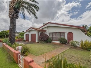 4 Bed House in Klipdam
