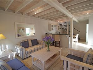 2 Bed Apartment in Keurboomstrand