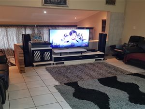 3 Bed House in Grantham Park